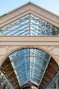  The new central aisle restored glass roof   -    
Carreau du Temple 2009-2014 - Paris